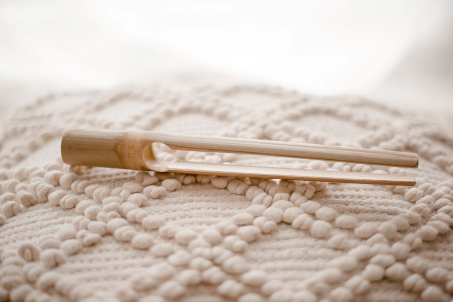 QToys - Bamboo Tongs