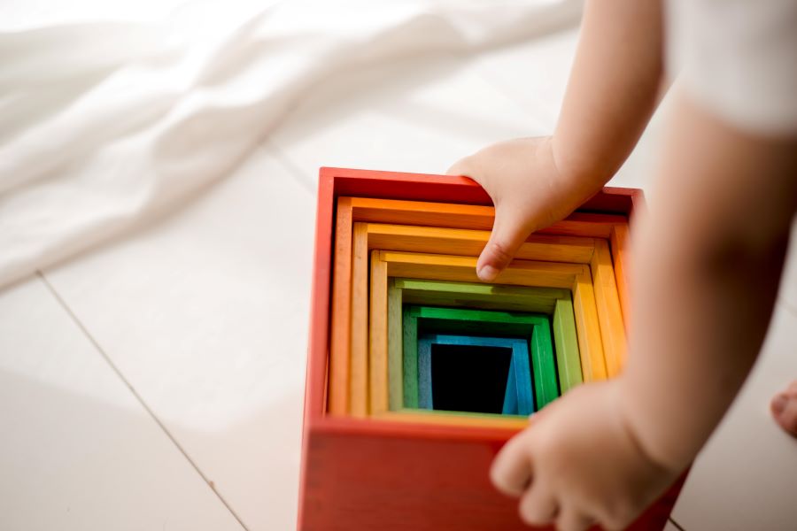 QToys - Rainbow Stacking Boxes