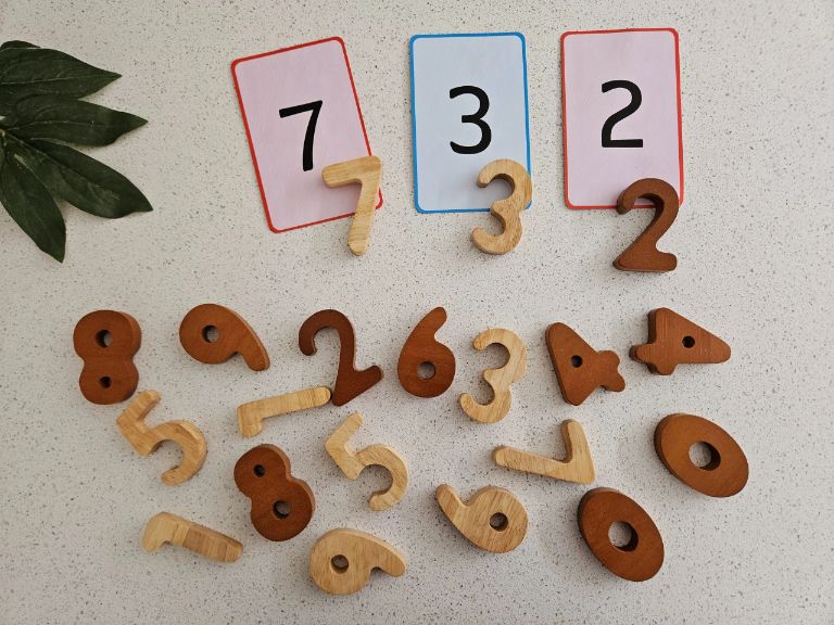 QToys - Wooden Number Set