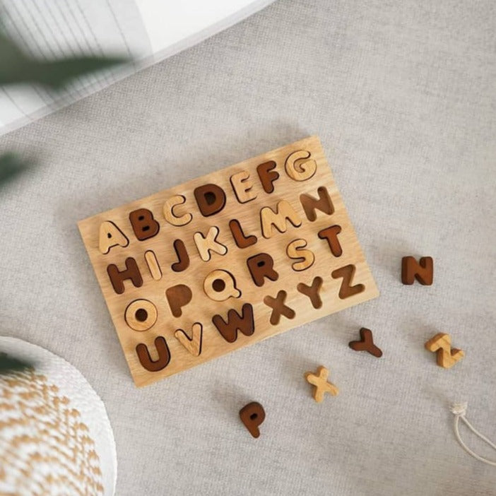 QToys- Capital Letter Puzzle (natural)