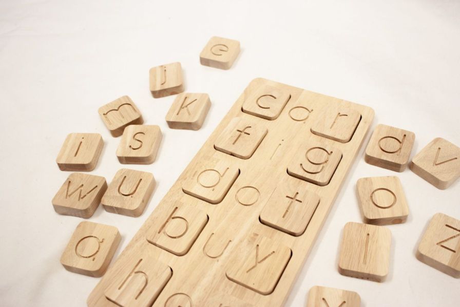 QToys - CVC Word Board