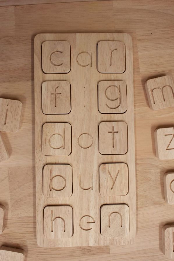 QToys - CVC Word Board